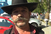Tati, nu am voie sa zic tigan! E un cuvant urat, nu? Tati, nu am voie sa zic tigan! E un cuvant urat, nu?